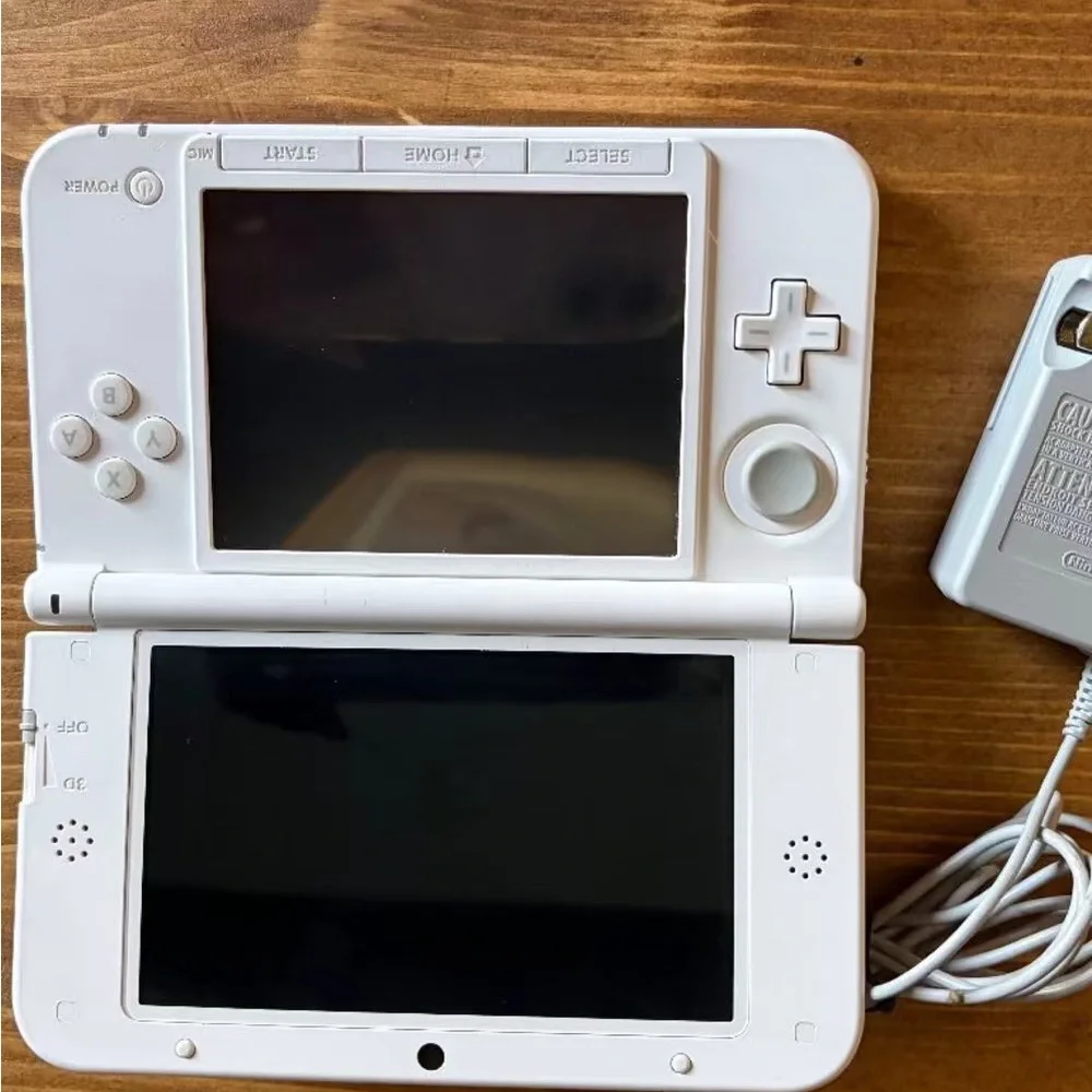 Nintendo 3DS Pikachu Accent Handheld - Yellow and White